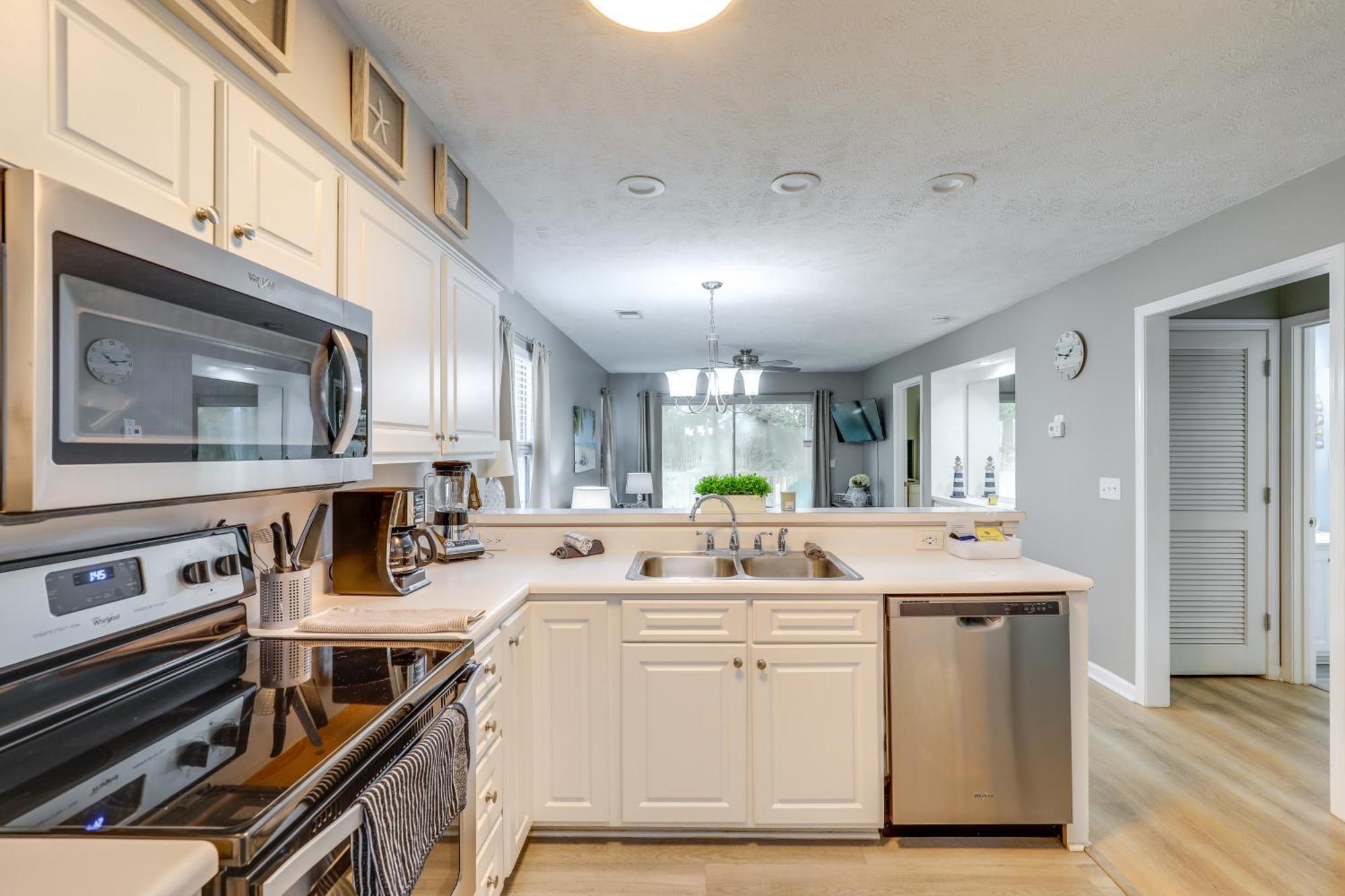 Apartment Southern Charm With Pool About 4 Mi To Broadway! *