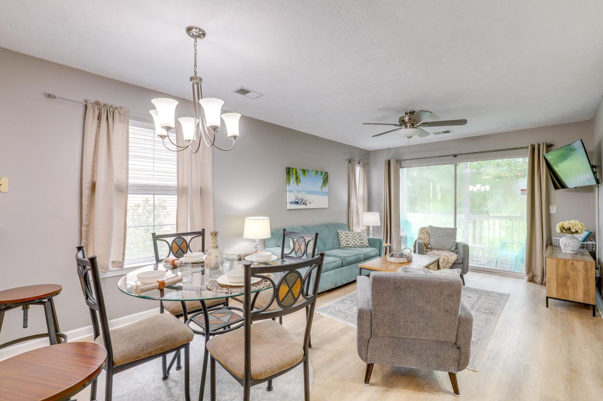 Southern Charm With Pool About 4 Mi To Broadway! *