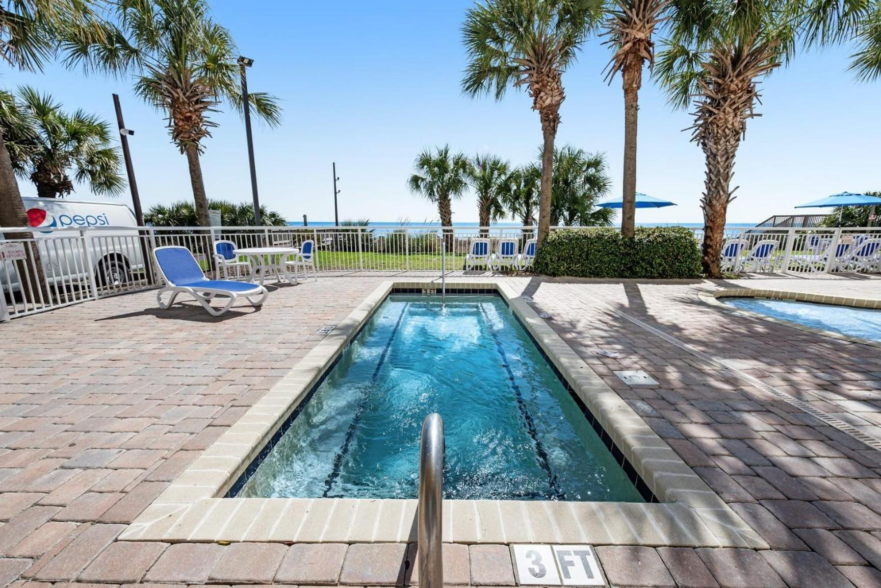 Camelot By The Sea - Blue Palmetto Vacation Hotel