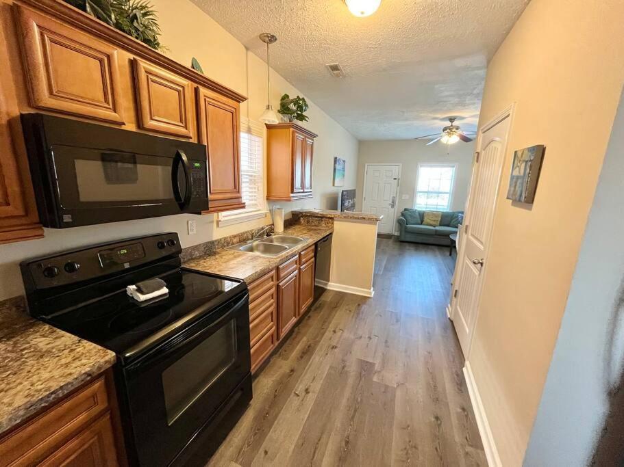 Holiday home Lovely 2-level 2-br Cottage, 2 Blocks To