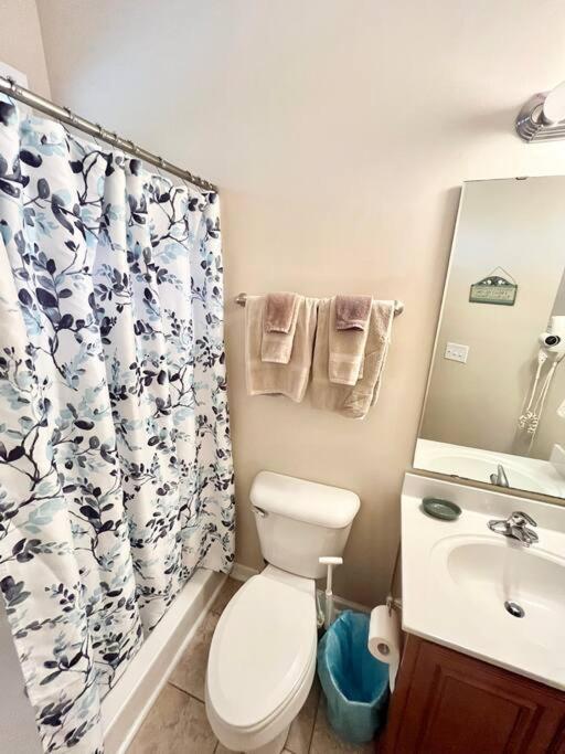 Lovely 2-level 2-br Cottage, 2 Blocks To Myrtle Beach