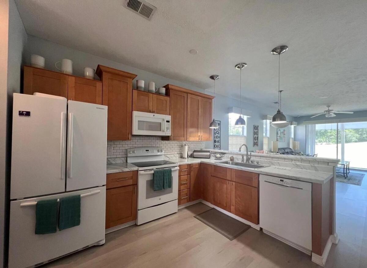 Apartment Luxury 2b2b At River Oaks