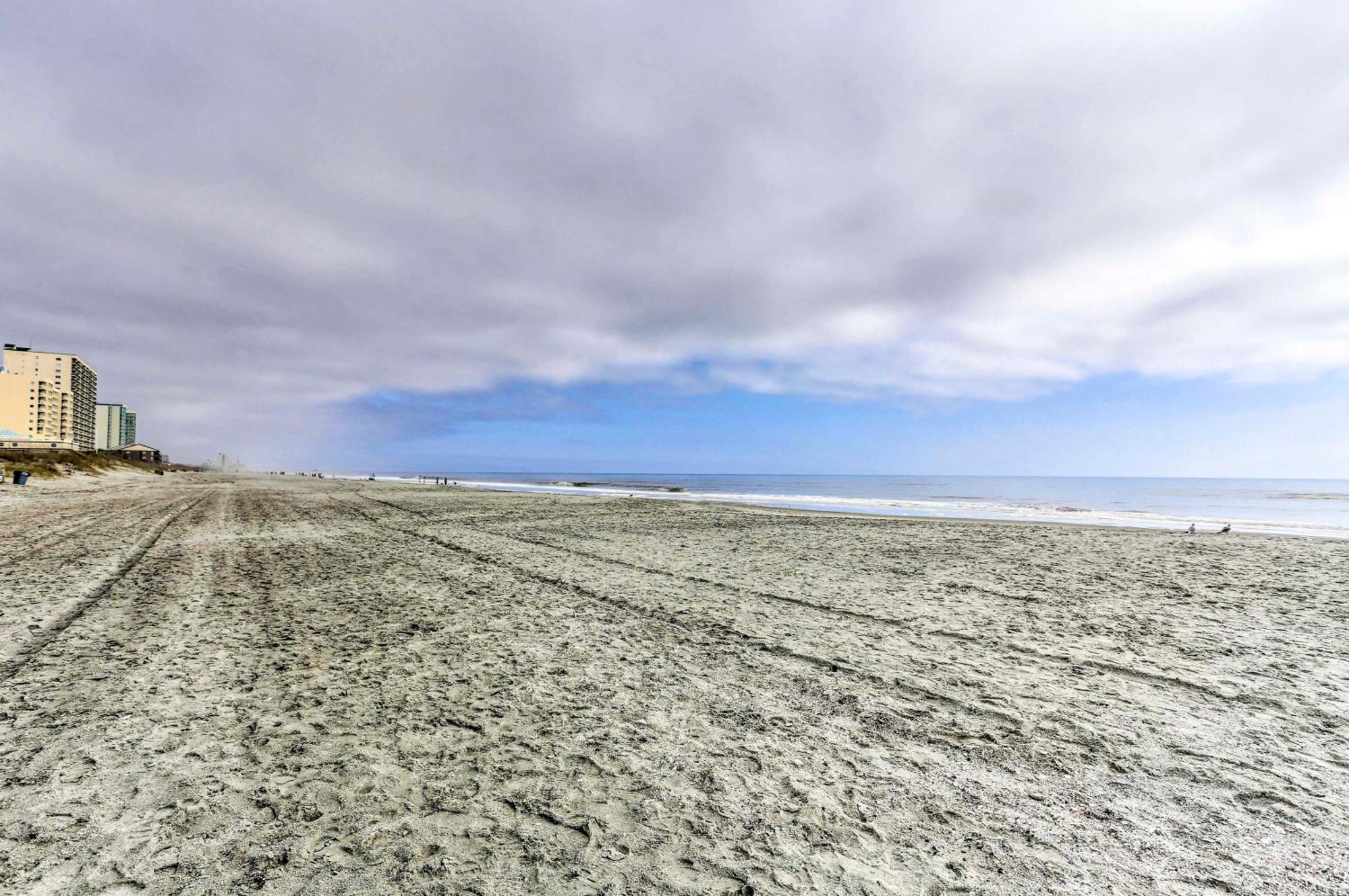 Apartment Pool And Hot Tub Access At Oceanfront Condo! Myrtle Beach