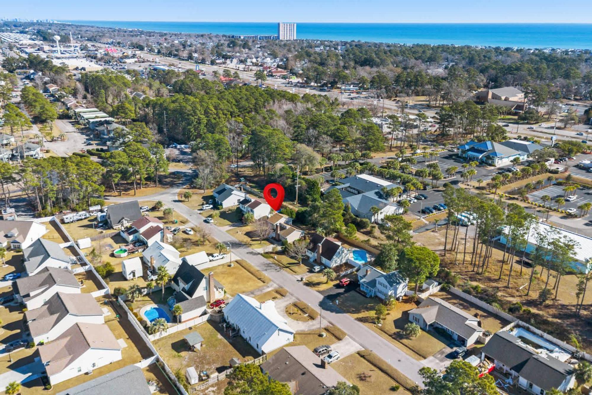 Backyard Oasis 1 Mile To Golf Cart Friendly Holiday home