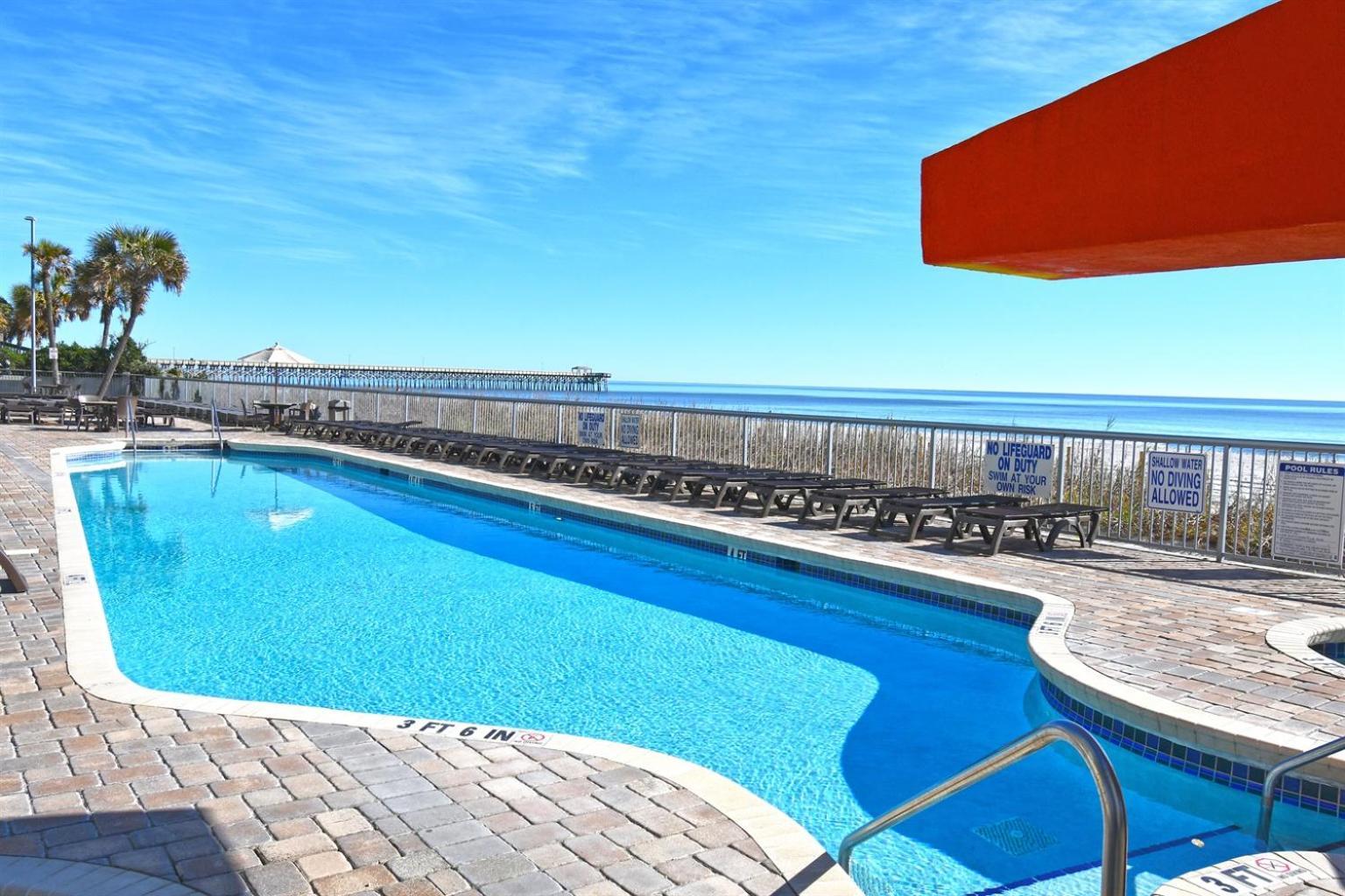 Access! 2-br W Balcony & Shared Pools