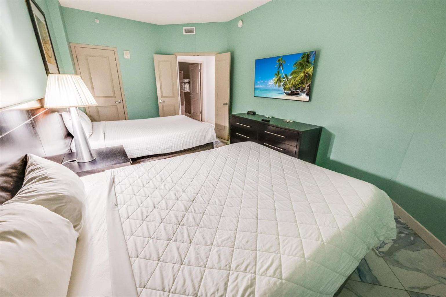 Access! 2-br W Balcony & Shared Pools Hotel Myrtle Beach