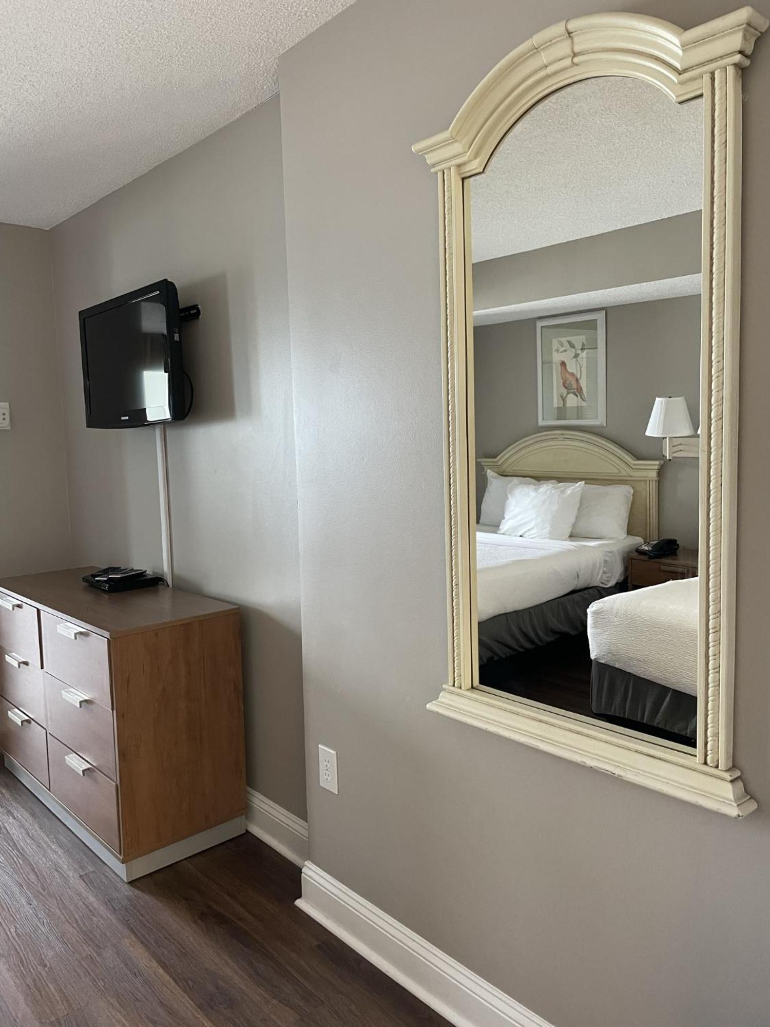 Camelot By The Sea - Blue Palmetto Vacation Hotel