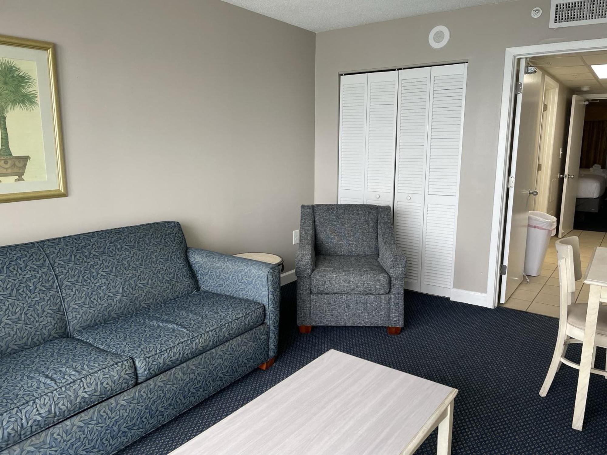 Hotel Camelot By The Sea - Blue Palmetto Vacation