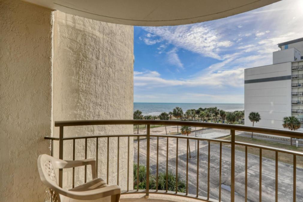 Breath-taking Renovated 1 Bedroom At Merdian! Unit 406