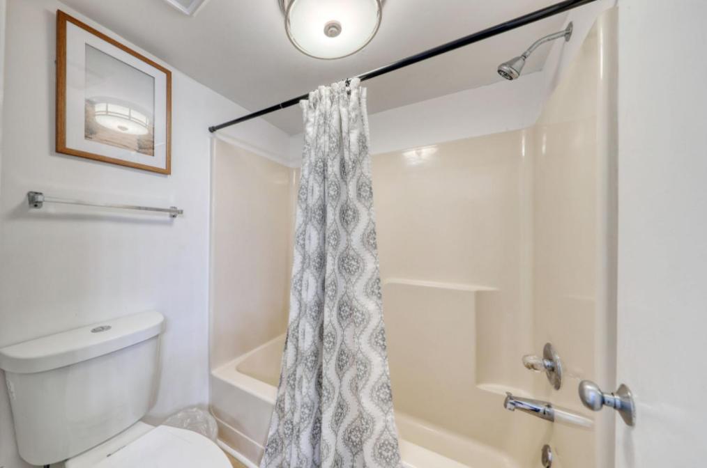 Breath-taking Renovated 1 Bedroom At Merdian! Unit 406 Holiday home Myrtle Beach