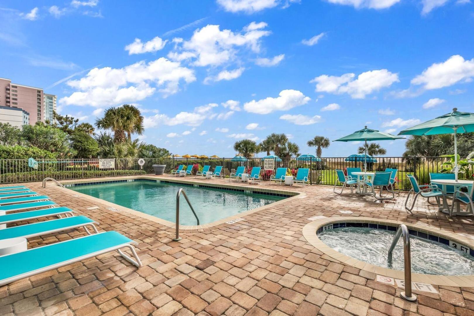 Breath-taking Renovated 1 Bedroom At Merdian! Unit 406 Holiday home