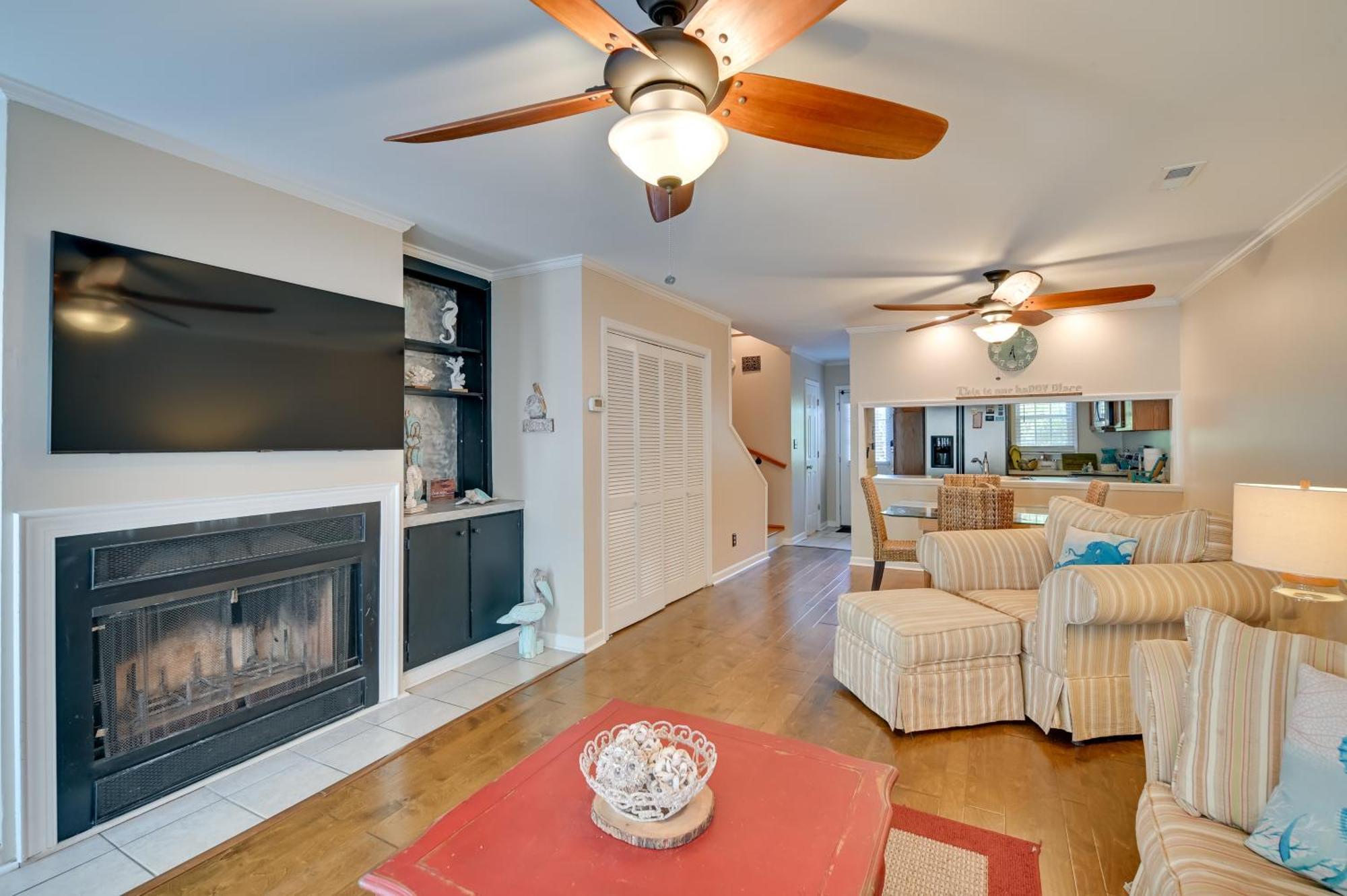 Coastal Vacation - 2 Mi To Huntington Holiday home