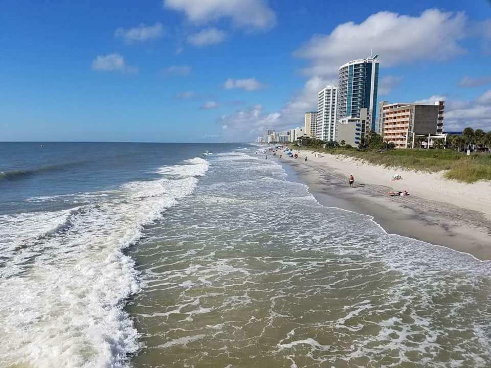 The Palms Resort-oceanfront Apartment